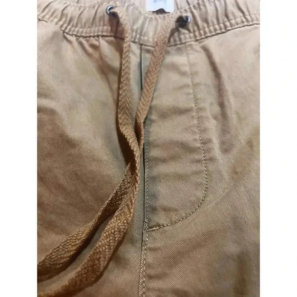 Gap essential jogger gap flex NWT tan large - Picture 4 of 8